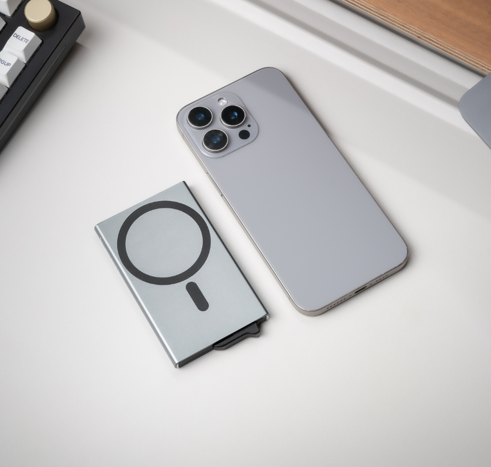 CODE 118 WALLET MAGSAFE